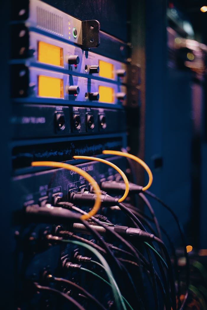 Network equipment and connections in an equipment rack